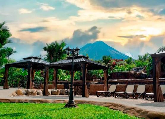 Volcano Lodge, Hotel & Thermal Experience 1