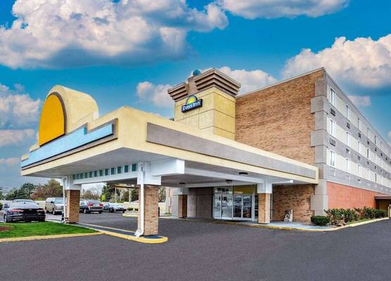Days Inn by Wyndham Livonia Canton Detroit 1