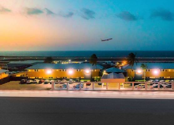 Curacao Airport Hotel 1