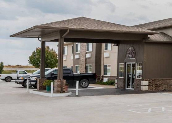 Super 8 by Wyndham Gardner 1