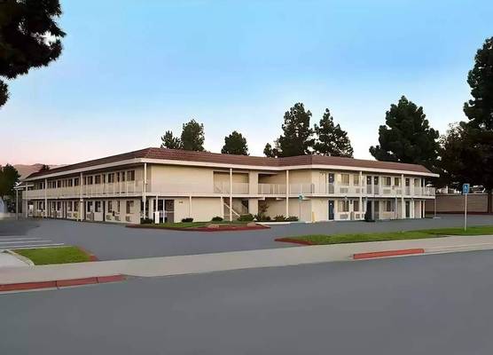 Super 8 By Wyndham San Jose 1
