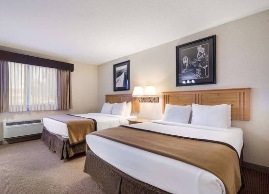 Best Western Golden Spike Inn & Suites 1