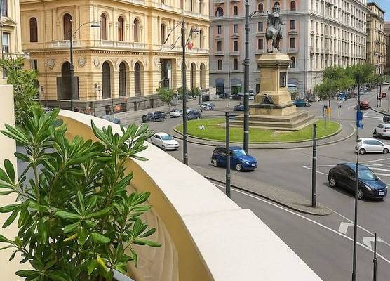Piazza Bovio 22 1