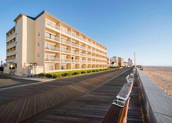 Howard Johnson by Wyndham Ocean City Oceanfront 1