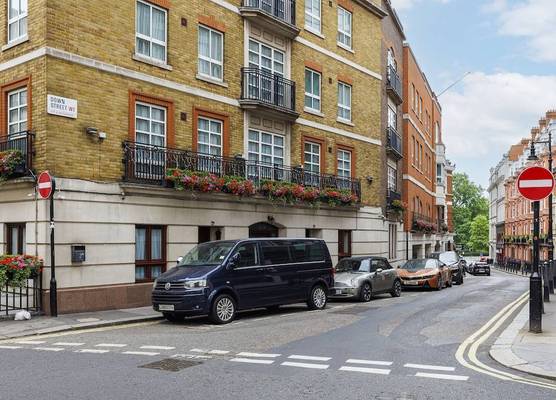 CARLTON COURT - MAYFAIR 1