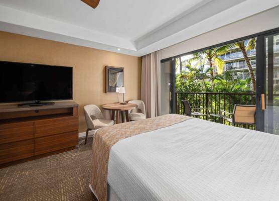 OUTRIGGER Kāʻanapali Beach Resort 1