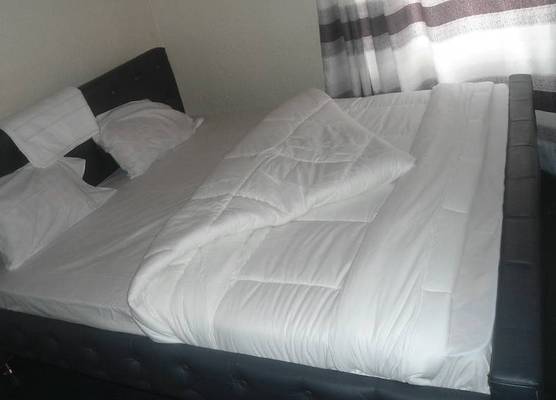 AIRPORT INN MOTEL 1