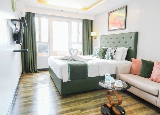 Pacific Bay Grand Suites 1