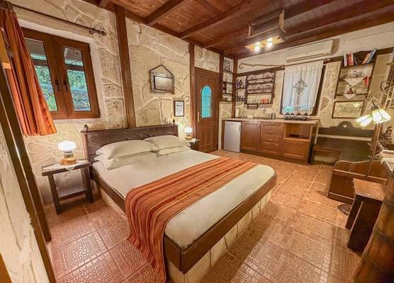 Stella's Traditional Inn 1