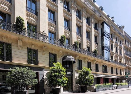 La Clef Tour Eiffel Paris by The Crest Collection 1