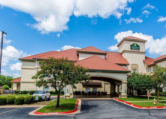 La Quinta by Wyndham Bentonville 1