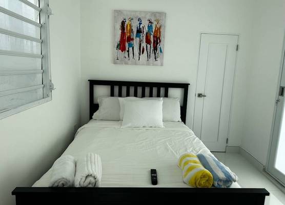 Gorgeous 1-Bedroom Beachside Suite 1
