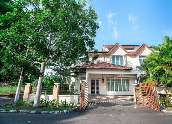 Sunflower House 1