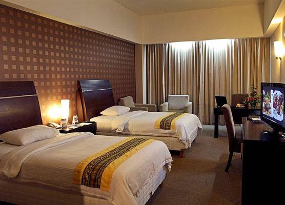 Grand Elite Hotel Pekanbaru 1