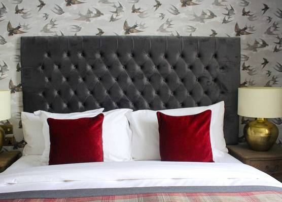 The Hayden Pub & Rooms 1