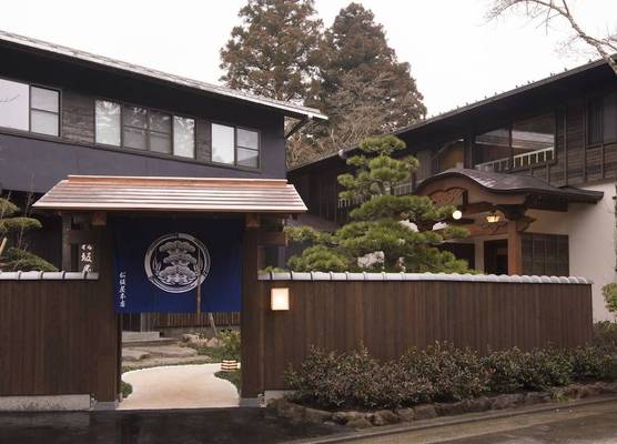 Matsuzakaya Honten 1