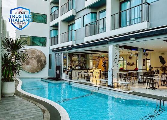 Ratri Hotel Phuket Old Town 1