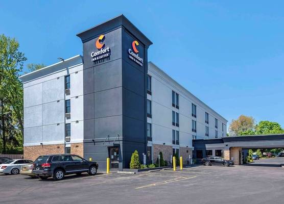 Comfort Inn & Suites Liverpool - Syracuse North 1