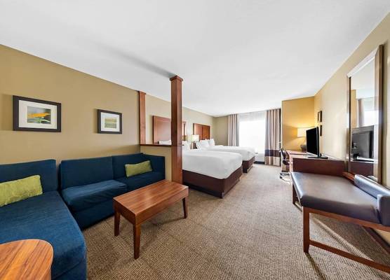 Comfort Inn & Suites West - Medical Center 1