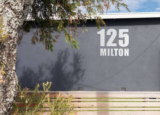 125 Milton 1