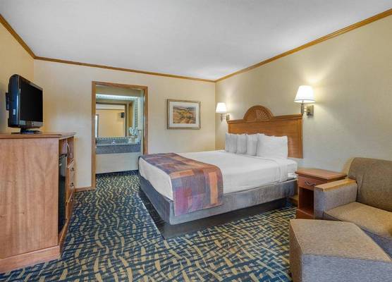 SureStay by Best Western Kansas City Country Inn North 1