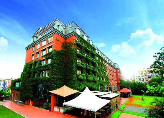 Hotel Royal Orchid Bangalore 1