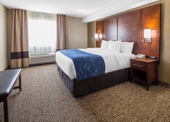 Comfort Suites El Paso Airport 1