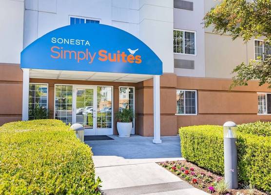 Sonesta Simply Suites Denver West Federal Center 1