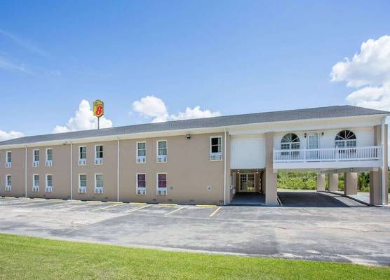 Super 8 by Wyndham Manning 1