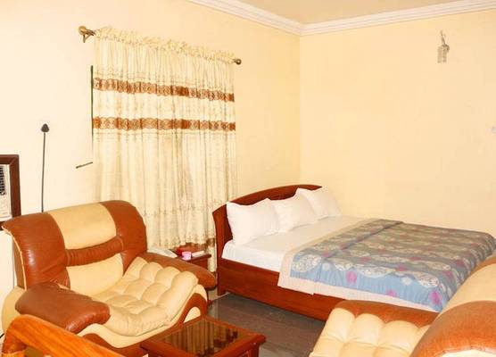 Green Park Hotel and Suites 1