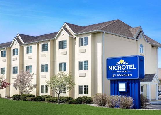Microtel Inn & Suites by Wyndham Mankato 1