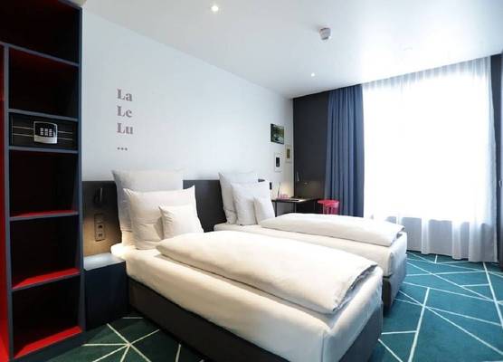 sander Hotel 1