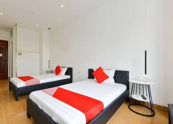 BH Riverside Hotel 1