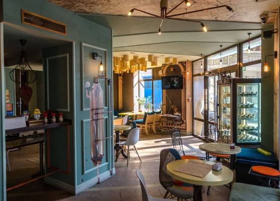 Volo Hotel 1