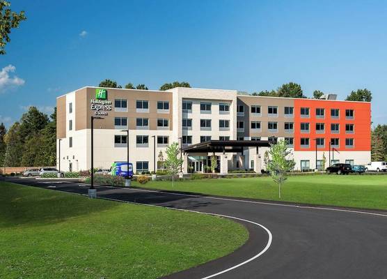 Holiday Inn Express & Suites QUEENSBURY - LAKE GEORGE AREA by IHG 1
