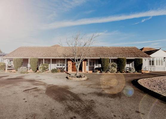 Crown Lodge Hotel 1