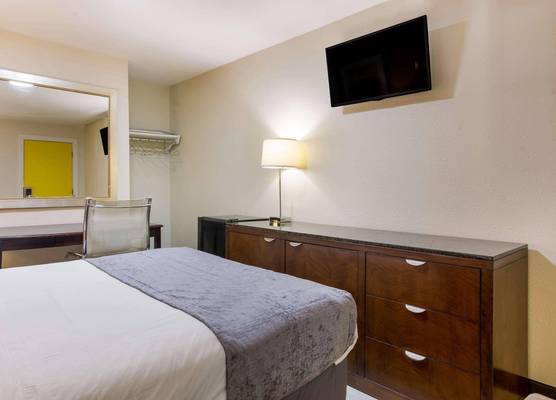 Rodeway Inn Berryville 1