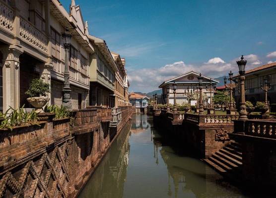 Las Casas Filipinas de Acuzar 1
