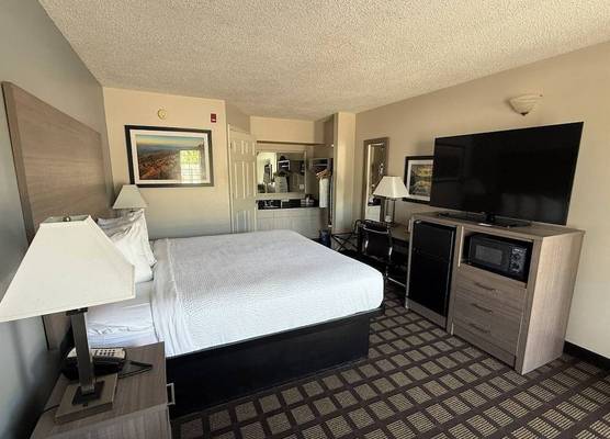 Baymont by Wyndham Eden 1