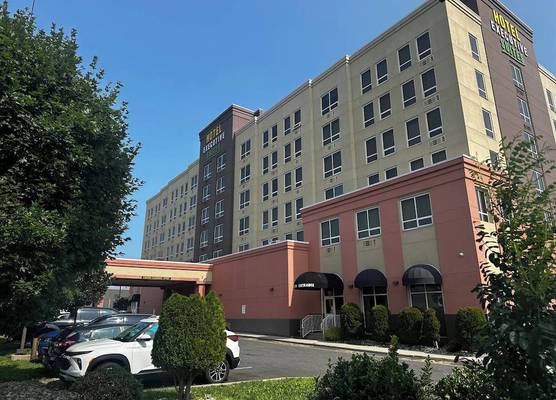 Hotel Executive Suites 1