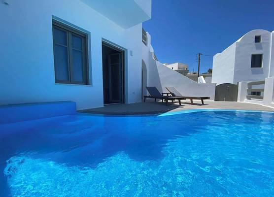 Amphitrite Suites Santorini 1