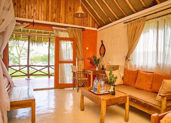 PELICAN LODGE - LAKE ELEMENTAITA 1