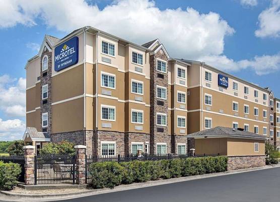 Microtel Inn and Suites by Wyndham 1