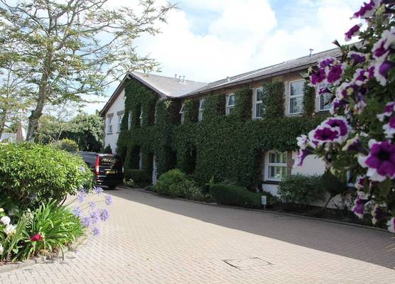 La Place Country Cottages 1