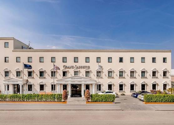 Grand Sapphire Hotel & Banqueting 1