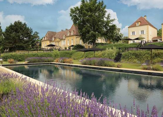 Château Les Merles et ses Villas 1