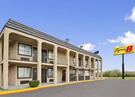 Super 8 by Wyndham Fort Worth TX 1