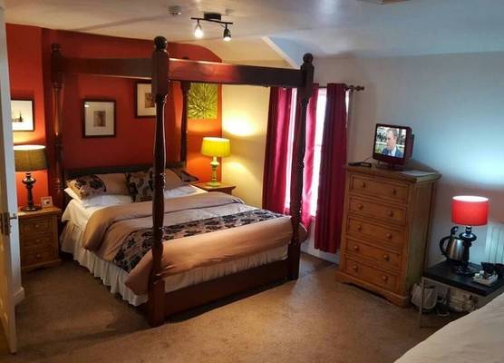 Lynebank House Hotel, Bed & Breakfast 1