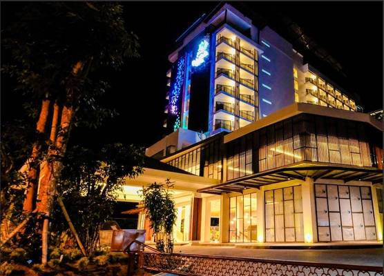 ILLIRA Hotel Banyuwangi 1