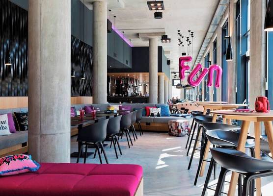 MOXY Vienna Airport 1